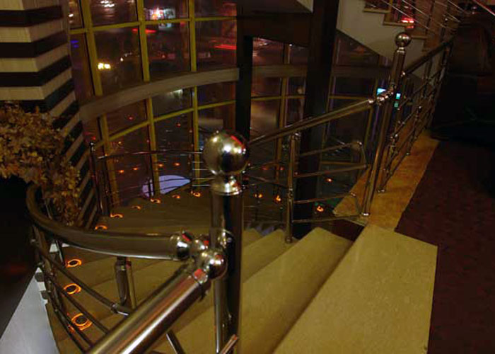 راه پله طبقات هتل خورشید قم